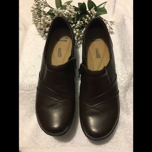 Clark’s Zippers shoes size 8.5 Women shoes